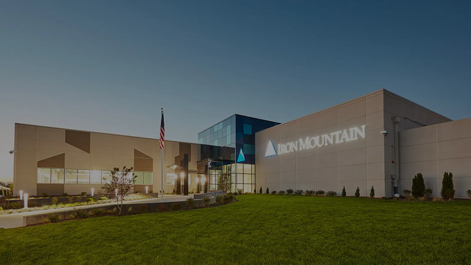Iron Mountain Data Center precast concrete structure in Phoenix, AZ
